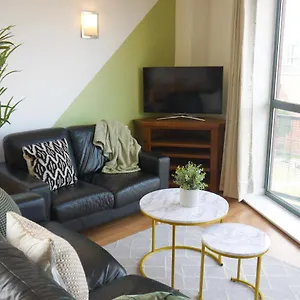  Apartment Perfect For Relocation & Business- Near Hospital United Kingdom